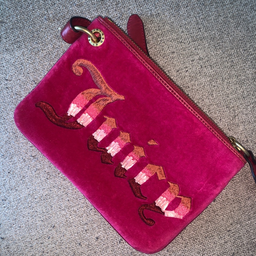 Juicy Wristlet